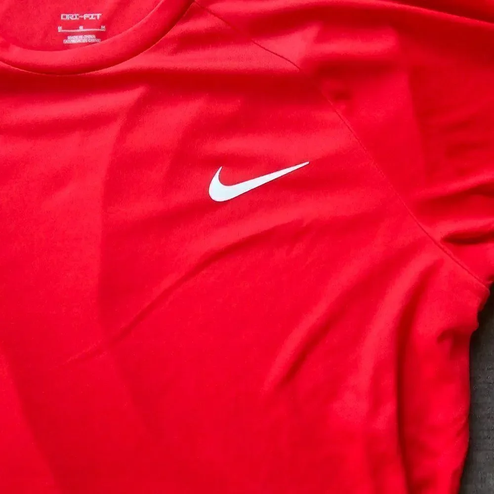 Nike Men's Red Dri-FIT UPF 40+ Short Sleeve Hydroguard Swim T-Shirt Size Medium